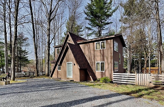 Walnut Cellars | Great Views, Fire Pit, Large Yard