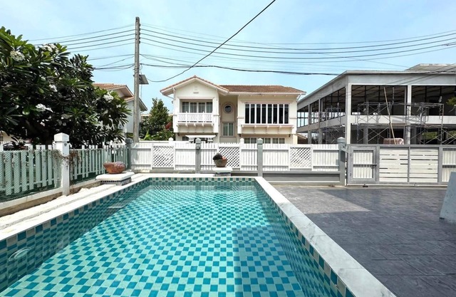 Warisa Garden Pool Villa