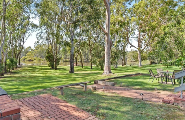 Water's Edge Bundalong