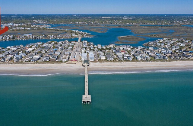 Water View - Walk to Beach - WFH - Clean & Beautiful - 4 Night Min - Wonderful!