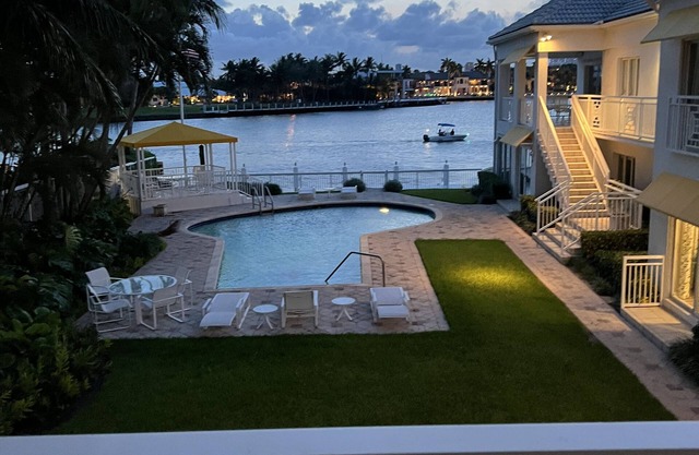 WaterFront-1BR 1B Pool,Walk to Beach,Parking #6