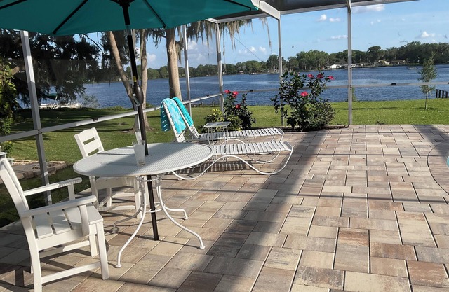 Waterfront 3 bedroom Pool home in Floral City- Serene & Private