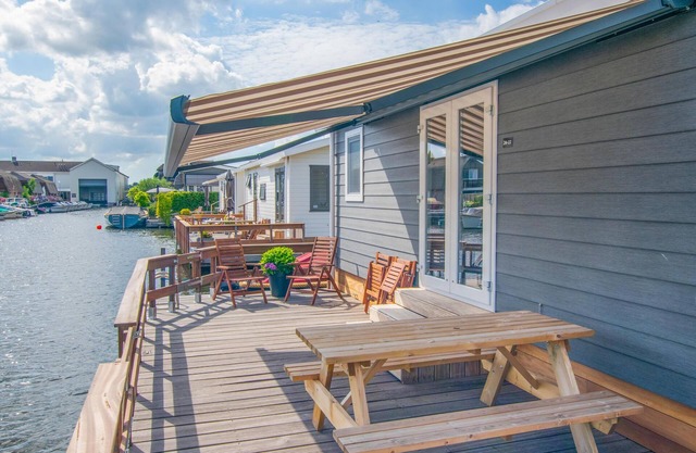 Waterfront chalet with swimming ladder