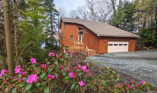 Waterfront Charm on Lake Sunapee