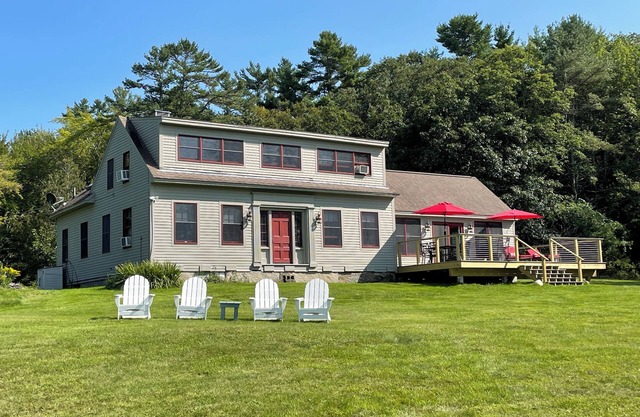 Waterfront, coastal GET AWAY on 53 acres, Pet friendly