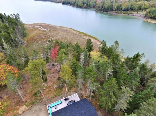 Waterfront Family & Pet Friendly Home with Hot Tub "Sandpiper Shores"