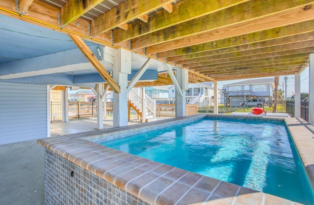 Waterfront Home w/Deck in North Myrtle Beach!