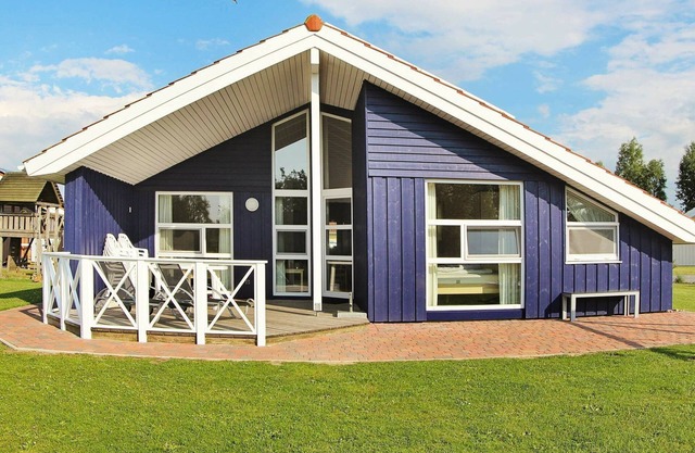 Waterfront holiday home in Otterndorf