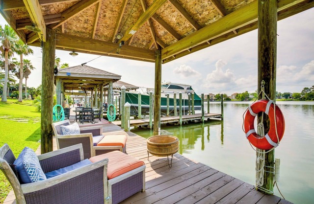 Waterfront Home 30 Mi to New Orleans w/Boat Dock