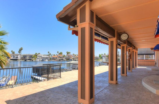 Waterfront Home ~ Fun Weekend Getaway