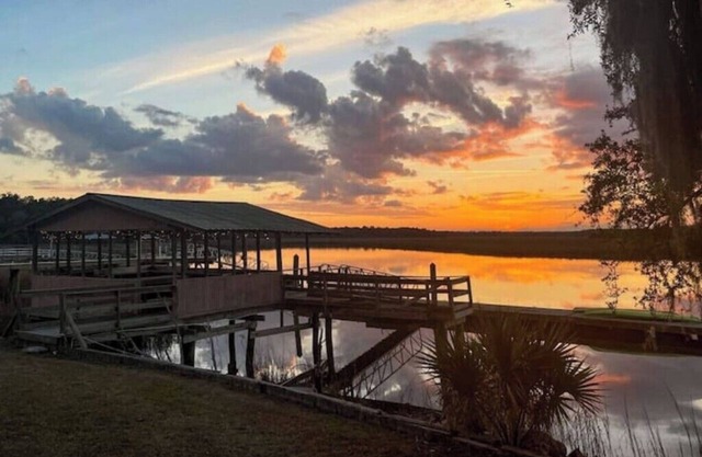 Waterfront Home with shared dock + Paradise on the water.