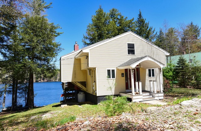 Waterfront House w/Firepit, Hot Tub & Boats - Dogs Considered