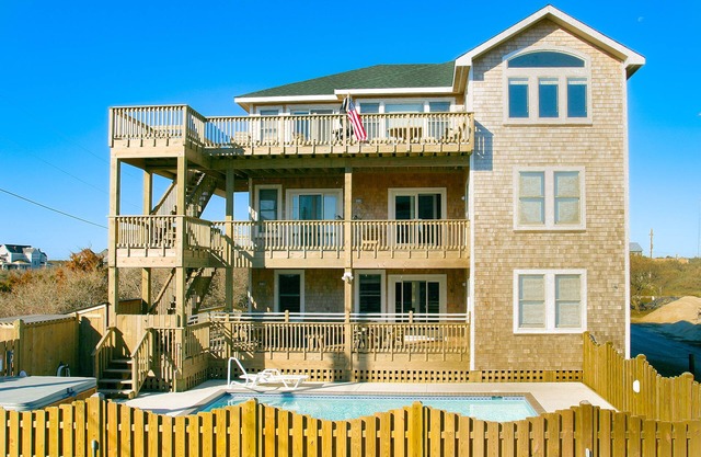 Waterfront house with pool, hot tub, pool table, elevator & ocean view