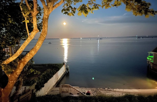 Waterfront Luxury with Private Beach on Provincetown Harbor (2398)