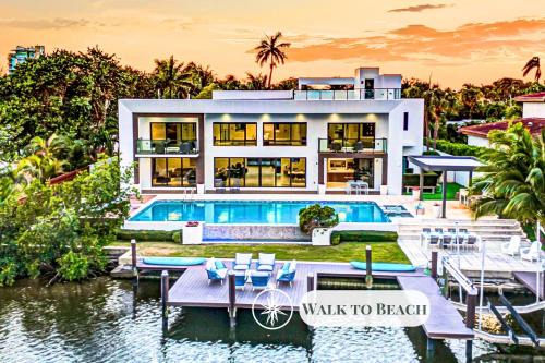 Waterfront Masterpiece Villa Grand Heated Pool Seabreeze Key