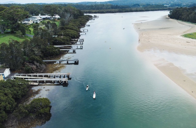 Waterfront @ Mossy - Own Private Jetty; minutes to Beach and 5 minutes to Mogo