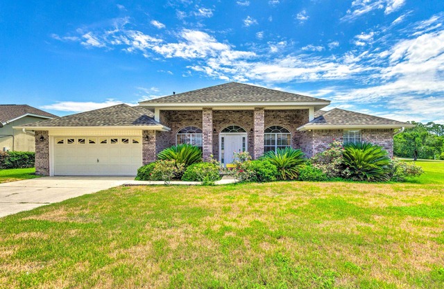 Waterfront Pensacola Home w/Florida Room!