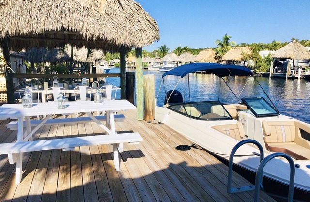 Waterfront Pool, Beach, Dock, Kayaks, Paddleboards