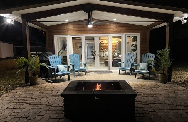 WATERFRONT Retreat Nestled on the Beautiful San Bernard River