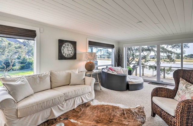 Waterfront Seaside Beach Home w/Views & Hot Tub!