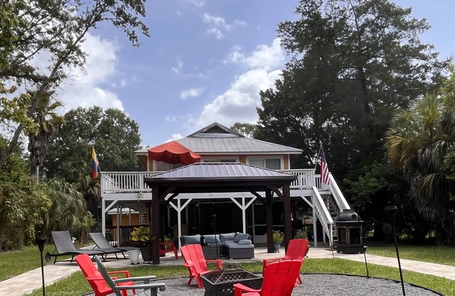 Weeki Wachee Luxury River Front apartment -1st floor- with a private beach 🏖️