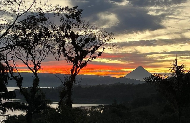 Welcome to Casa Blanca guest studio at Vistas Del Lago on Lake Arenal