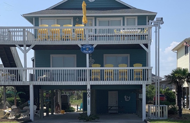Welcome to HappyHours! 4BdRm, 3Bth, Private Beach Access and Amazing Ameniti