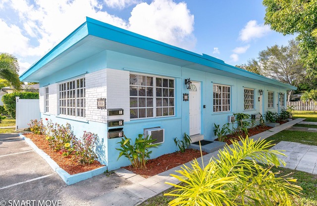Welcome to Paradise Point! A delightful escape from the hustle of downtown.