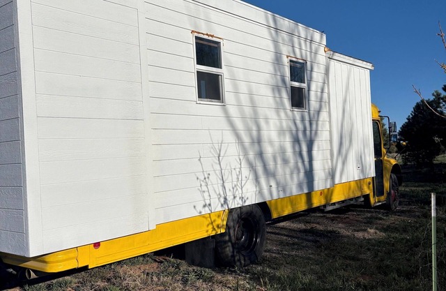 Welcome to the Bee Bus – A Cozy One-of-a-Kind Tiny Home with Mountain Views