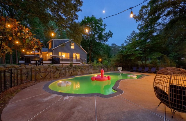 Welcome to the secluded waterfront oasis