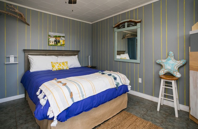 Welcome to The Siren's Beach Motel, Oceanside at North Lake Prince Edward Island