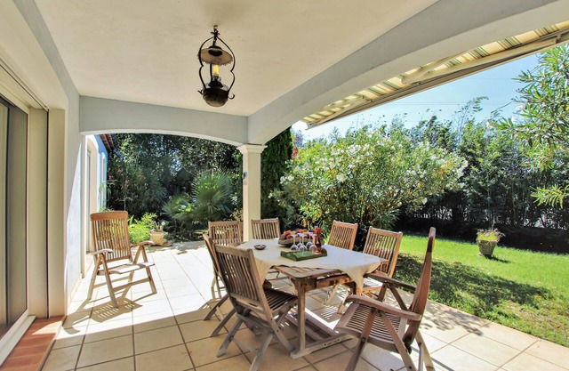 Welcome to this charming and rustic cottage.