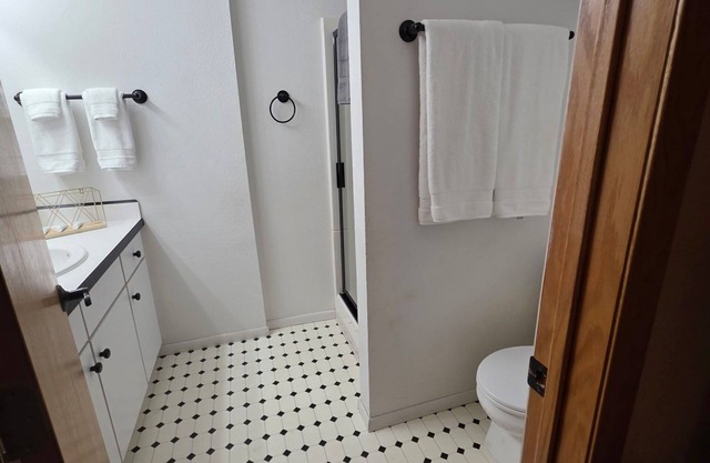 Welcoming 3-bedroom condo with AC in Billings