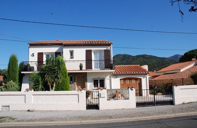 Well Appointed Ground Floor Apartment In Detached VIlla, Sleeps 2/4, Cl. 3⭐️⭐️⭐️