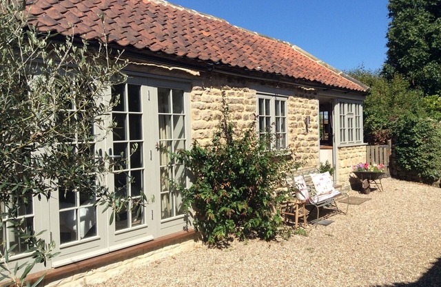 Well appointed, rural village getaway, close to Malton, York and the East Coast