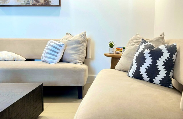 Well located 2-bedroom apartment with AC in vibrant Brickell