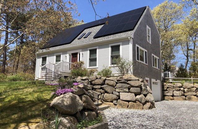 Wellfleet Ocean Side, Inviting 3BR Home w/Modern Amenities & Outfitted for Fun