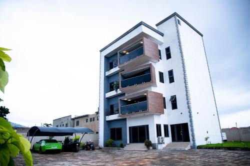 Wellingtons Luxurious and Cozy Apartment