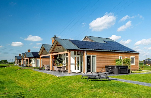 Wellness home located on the water in Friesland