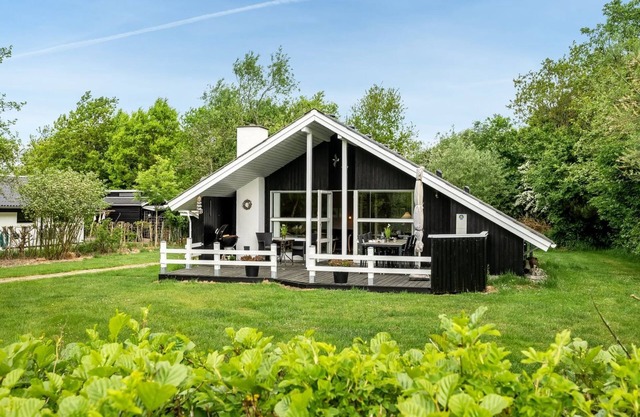 "Wenche" - 600m to the fjord by Interhome