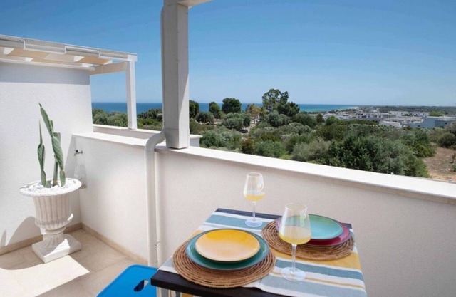 WePuglia-Suite Patrizia SeaView, charming studio apt with sea view terrace