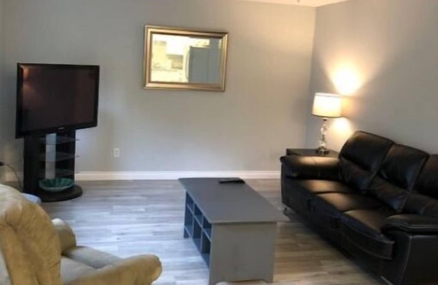 West Coast 3 Bedroom Quiet Home