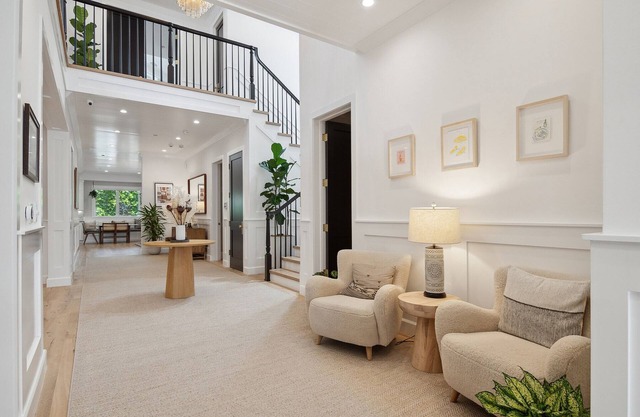 West Hollywood Executive Rental with Pool, Spa & Gym
