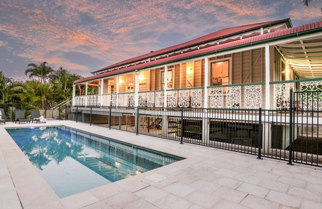 WESTACOMBE - boat parking plus amazing pool, pet friendly