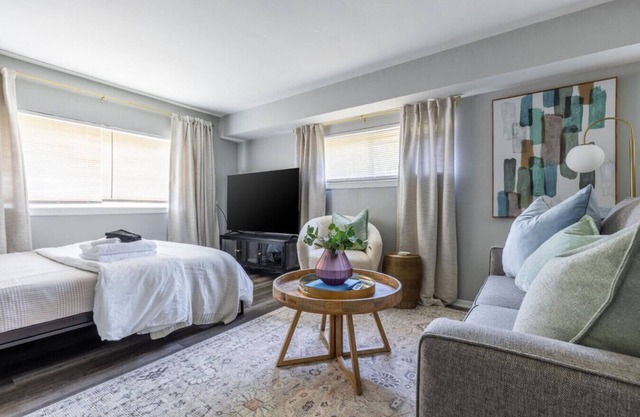 Westlake Cozy Apartment