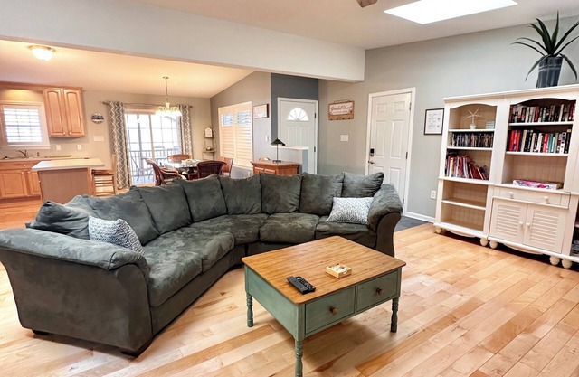 Whimsical Willow: Charming 3-BR home in a quiet cul-de-sac, minutes from OCMD!