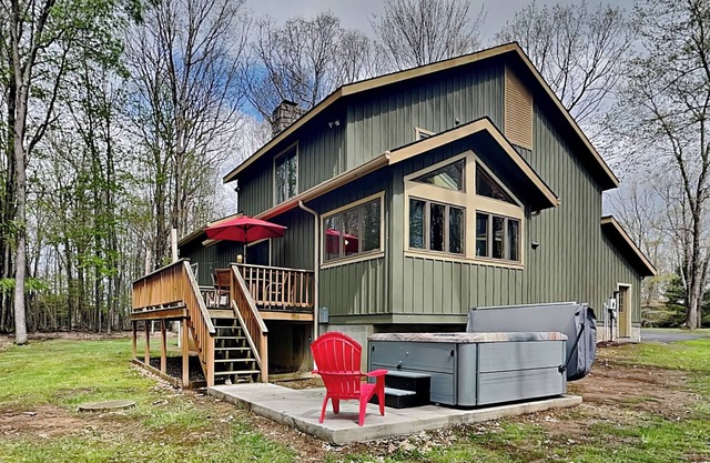 White Horse Lodge | Hot Tub, Fire Pit, Boat Slip
