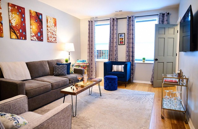 Wicker Park 2Bdrm Near Downtown & Salt Shed Fall Special 99.00 Sept 29th-Oct 3rd
