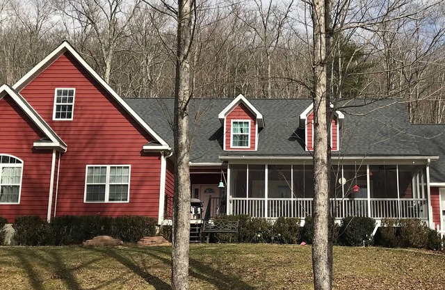 Wildwood Lodge in Lake Toxaway NC - Mountain Vacation mode activated!