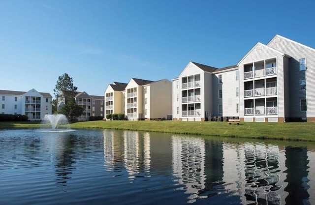 Williamsburg 2 Bedroom, 2 Bathroom Condo, Family Friendly Amenities
